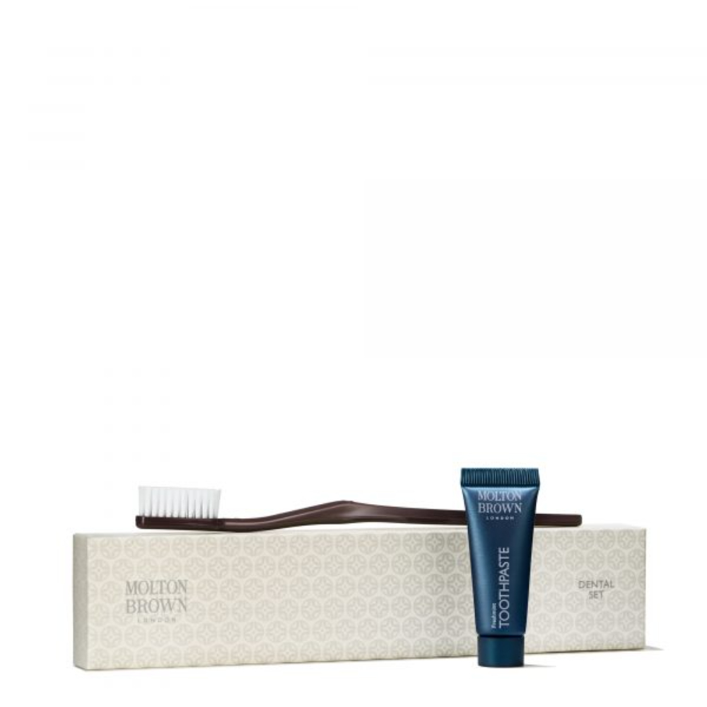 Kit de Dantură Colecția Luxoare Setul Molton Brown:
Molton Brown, Periuța din Dinți + Molton Brown, Refrescator, Pudră pentru Dinți